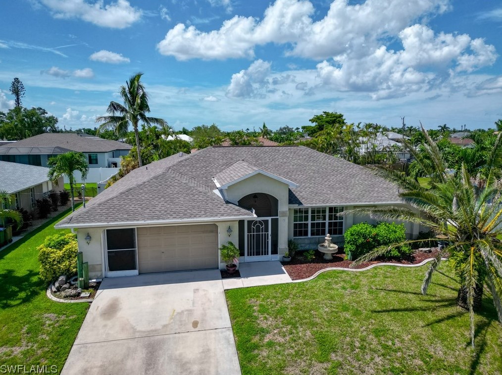 1150 28th Ter, Cape Coral, FL 33904-3915