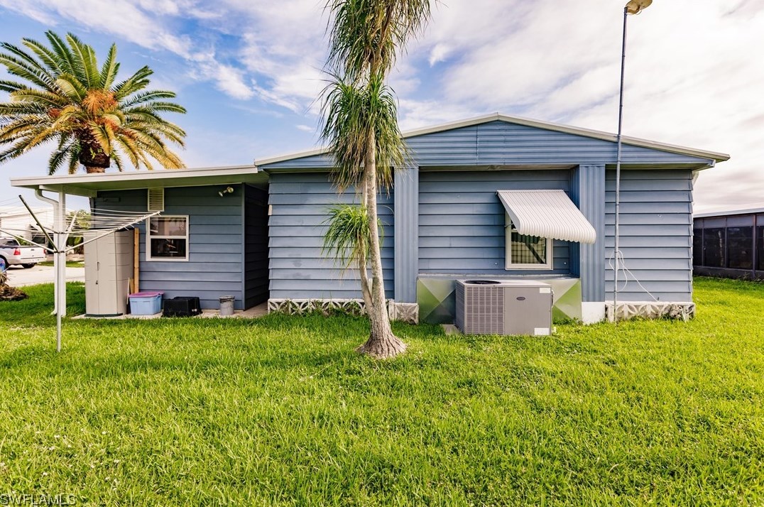 9281 Desoto Dr, Fort Myers, FL 33903-2165