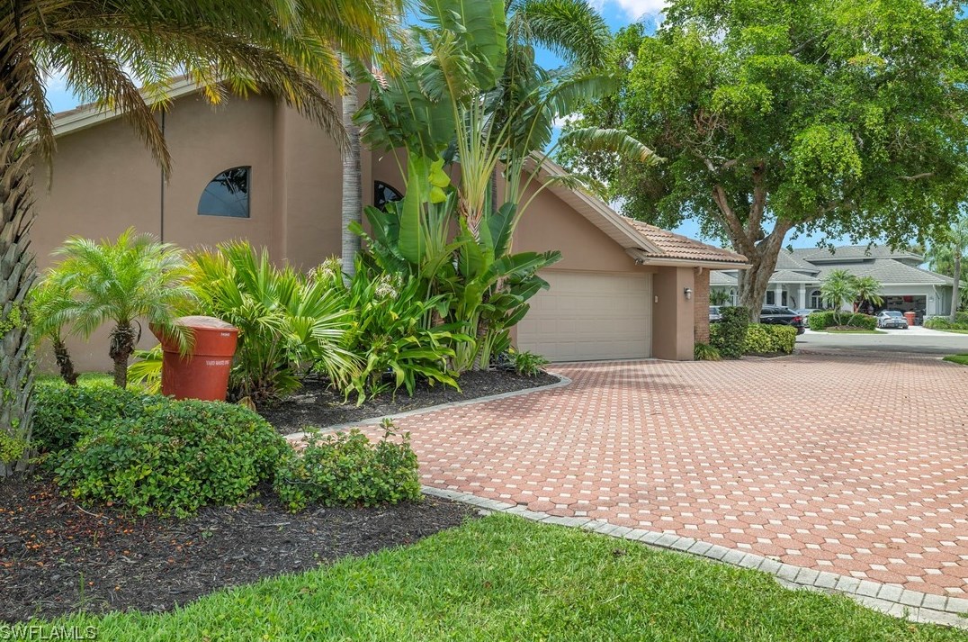 23 Carrotwood Ct, Fort Myers, FL 33919-7531