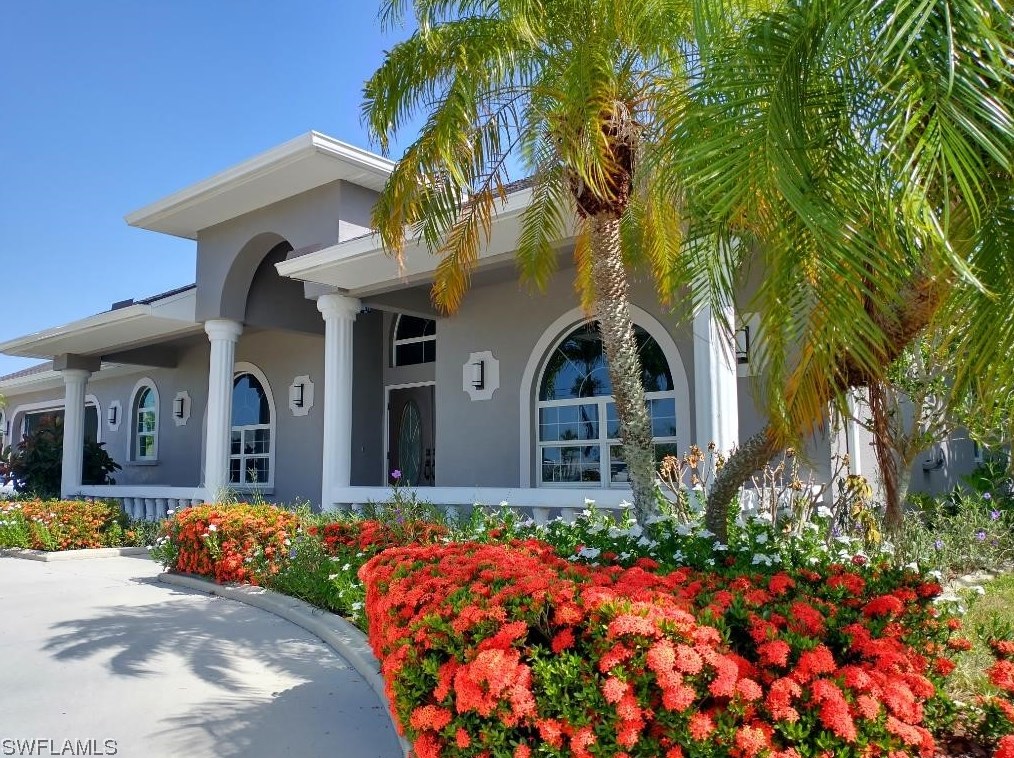 213 31st Ter, Cape Coral, FL 33904-3475