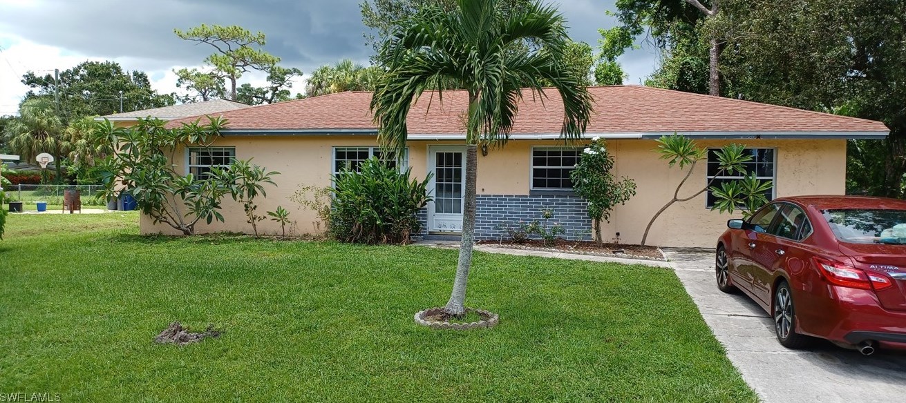 50 Becker Dr, Fort Myers, FL 33903-3738