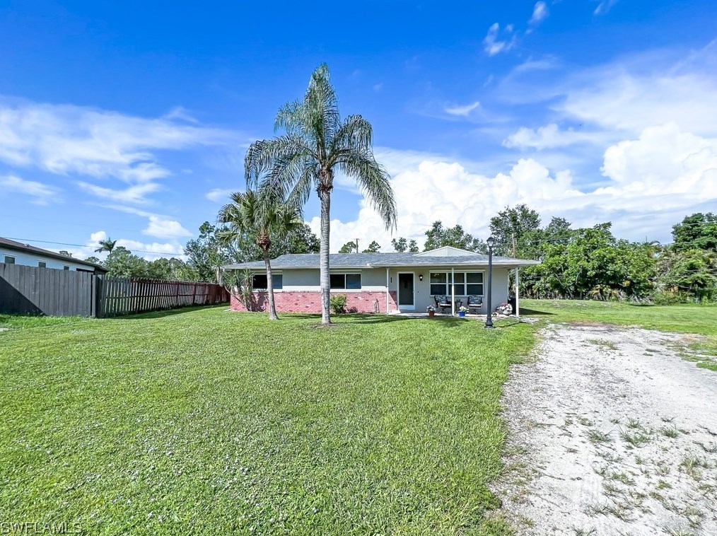 2117 Gardenia Cir, Fort Myers, FL 33917-3223