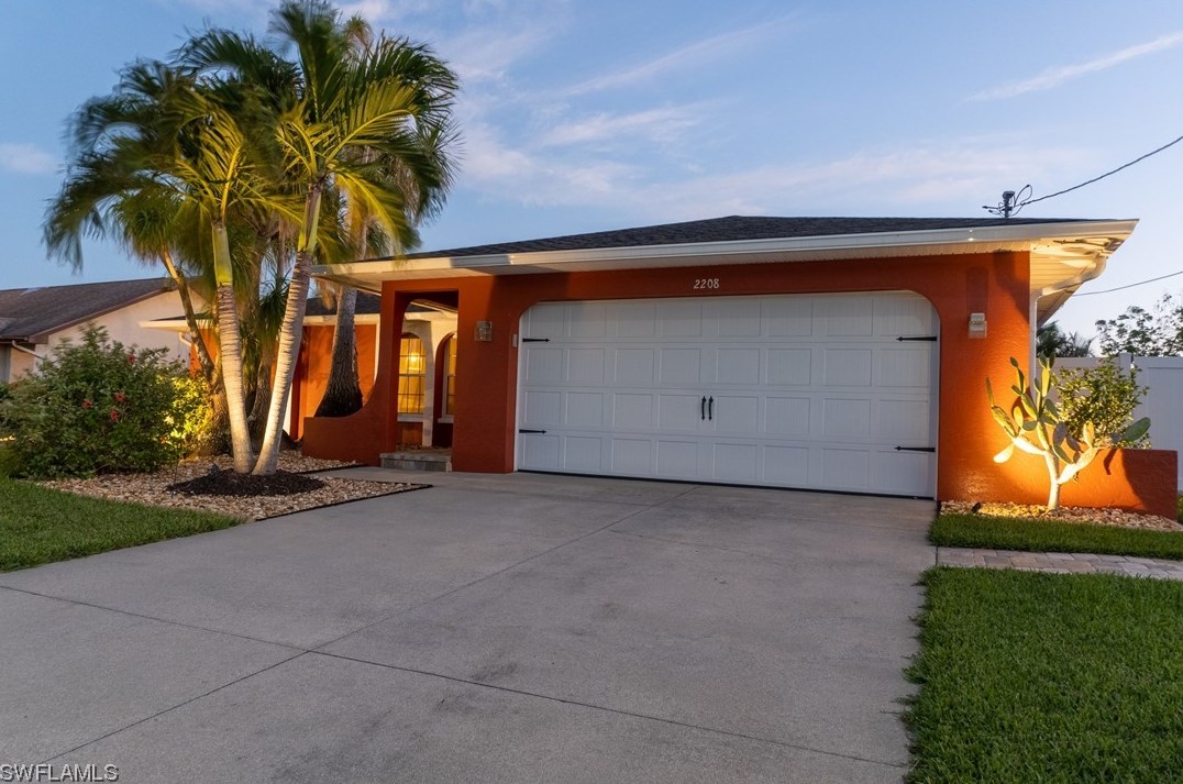 2208 Viscaya Pkwy, Cape Coral, FL 33990-6213