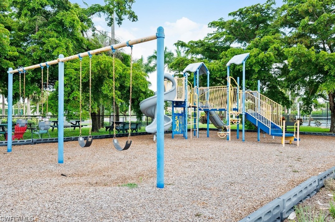 12671 Allendale Cir, Fort Myers FL 33912-4695 exterior