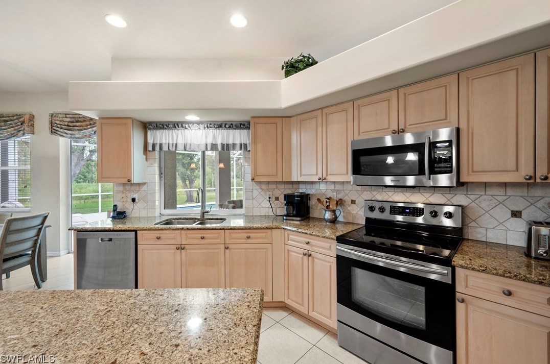 12671 Allendale Cir, Fort Myers FL 33912-4695 exterior