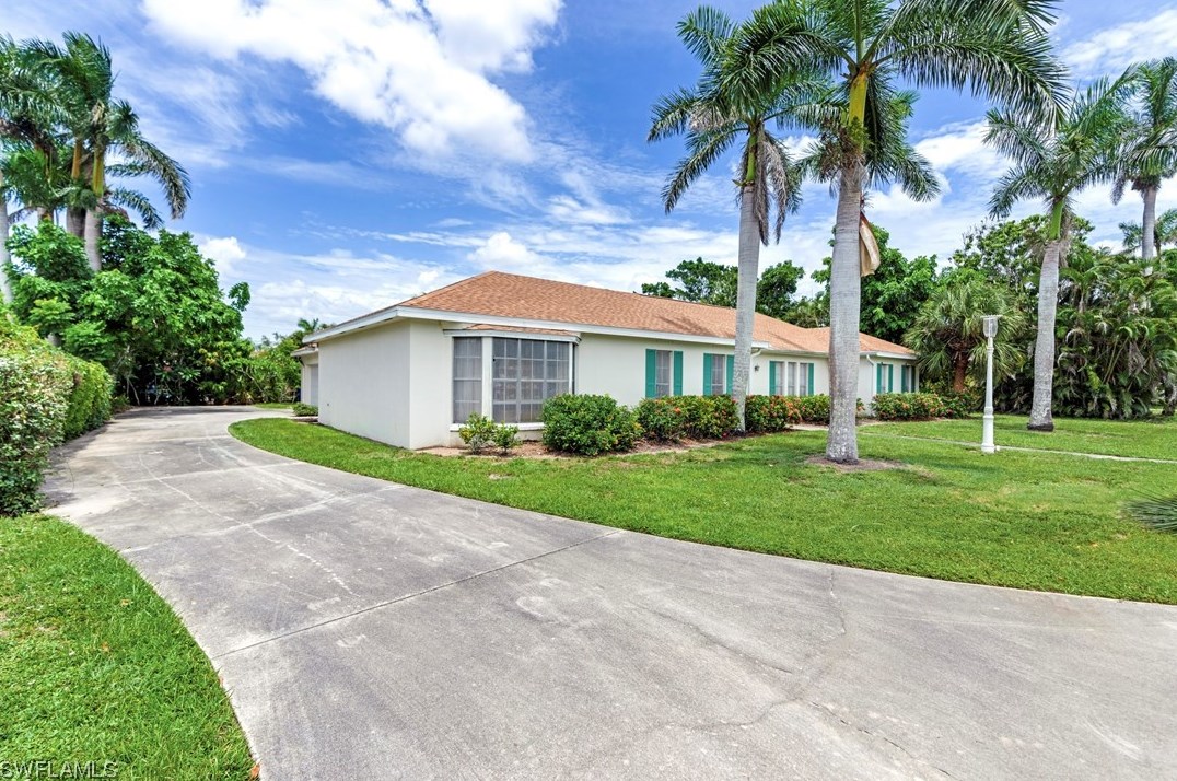 1285 Kasamada Dr, Fort Myers, FL 33919-1622