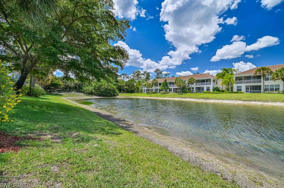 924 Hampton Cir #89, Naples, FL 34105