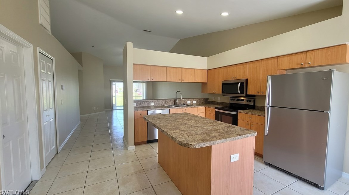 2028 Andalusia Blvd, Cape Coral, FL 33909