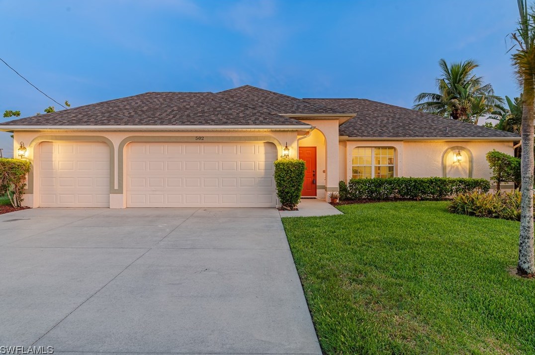 502 13th St, Cape Coral, FL 33990-2060