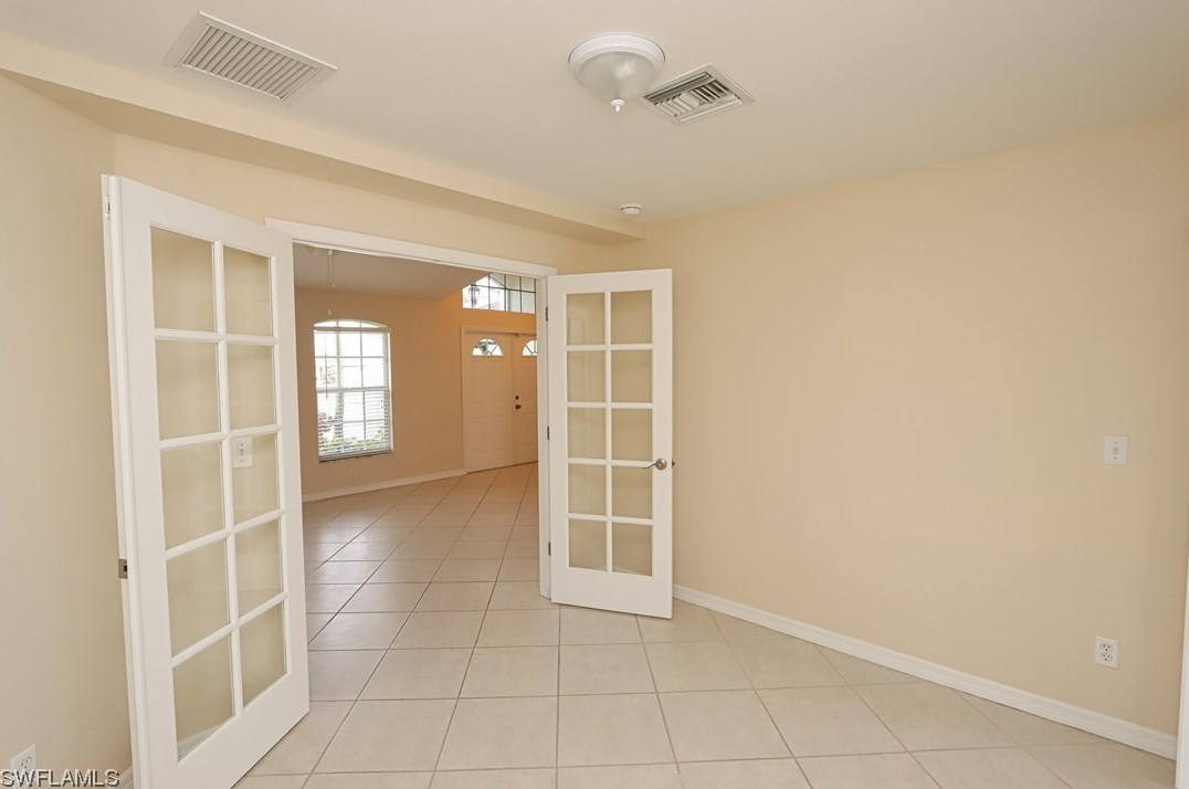 2701 29th Pl, Cape Coral, FL 33914-3802