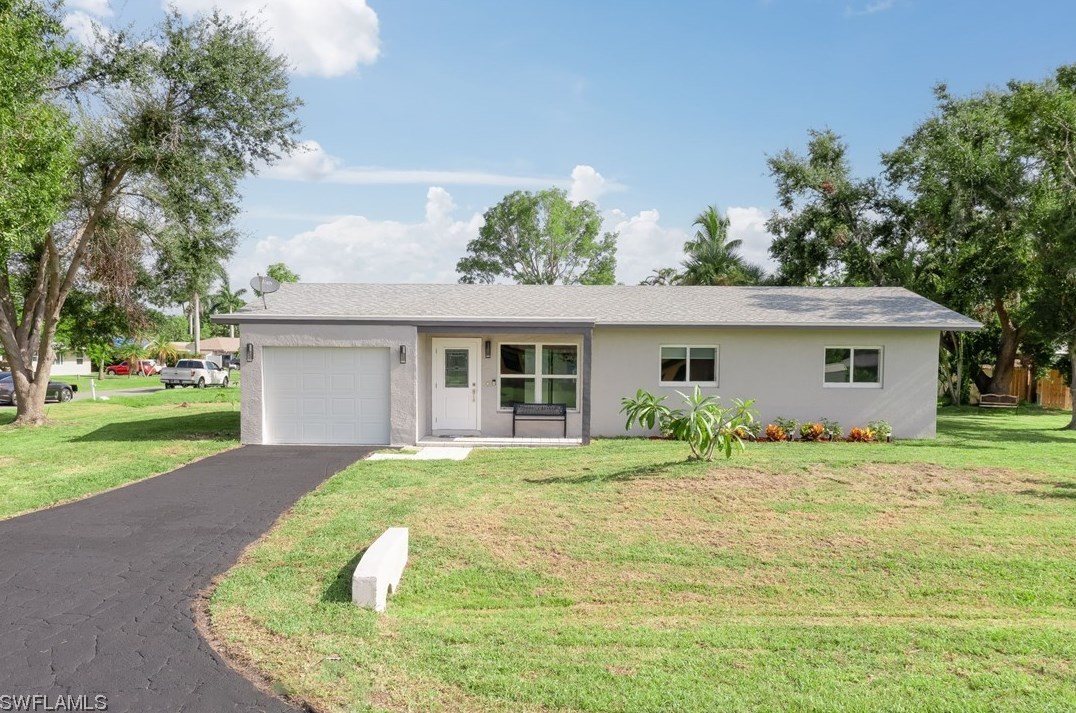 5411 Baylor Ln, Fort Myers, FL 33908-2201