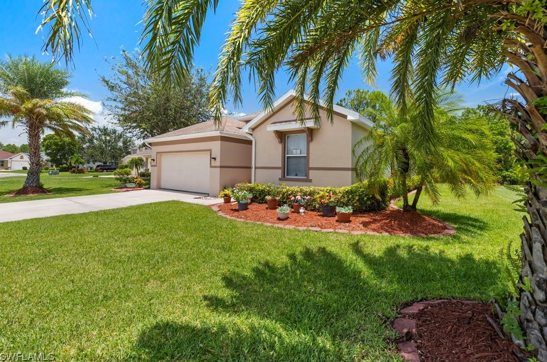 18341 Pine Nut Ct, Lehigh Acres, FL 33972