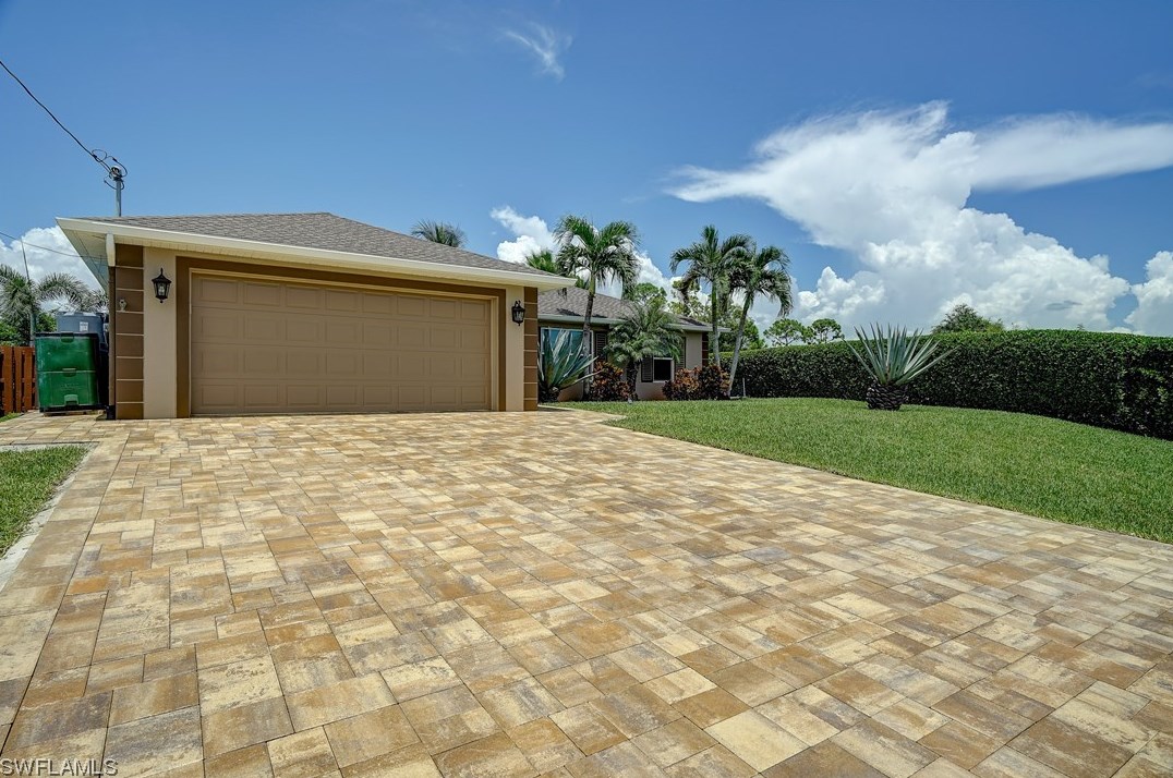 1813 44th Ter, Cape Coral, FL 33909-6334