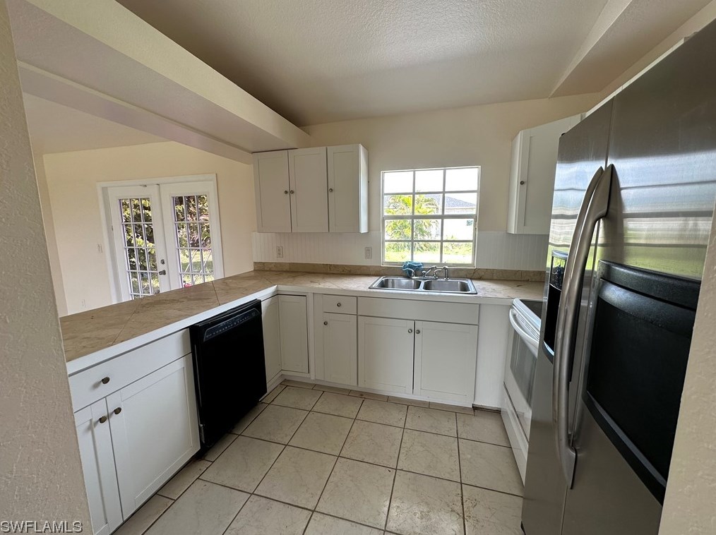 1014 Ne 5th Pl, Cape Coral, FL 33909
