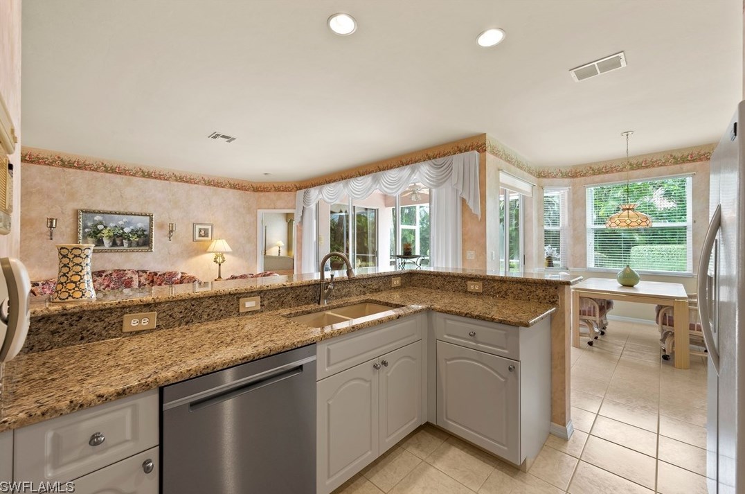 8203 Breton Cir, Fort Myers, FL 33912-4653