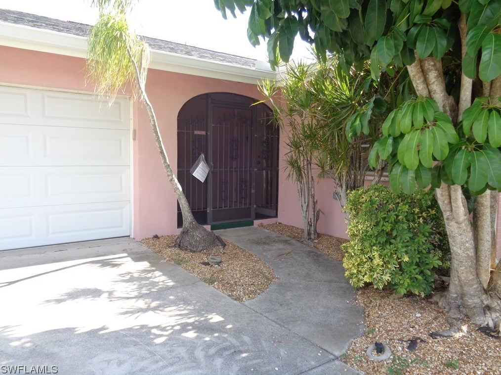 4439 Coronado Pkwy, Cape Coral, FL 33904-7325