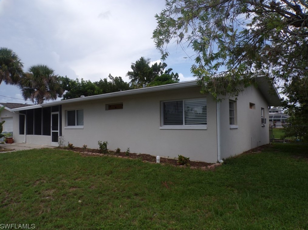 794 Hydrangea Dr, Fort Myers FL  33903-5217 exterior