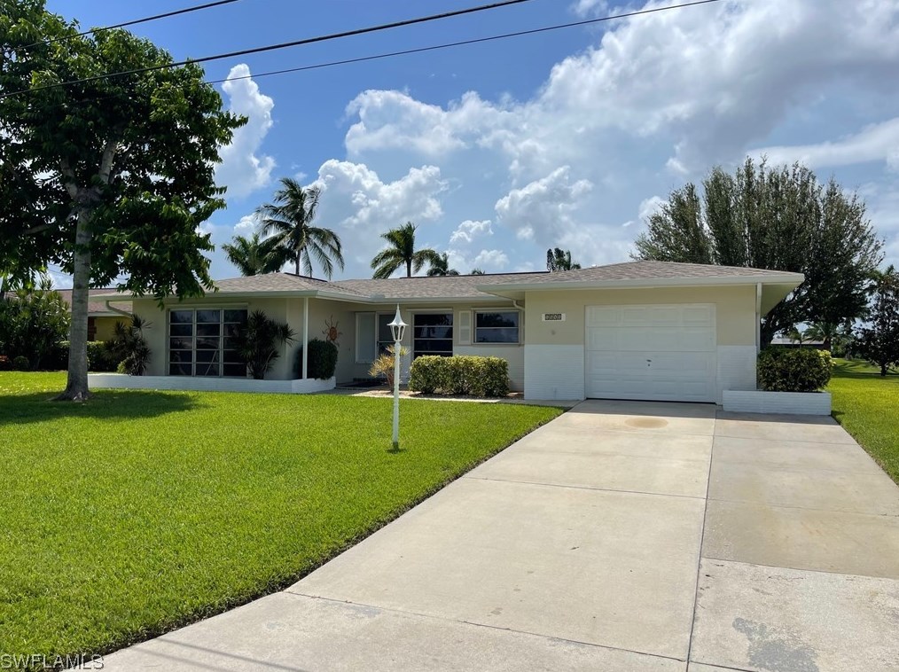 1040 Se 43rd St, Cape Coral, FL 33904