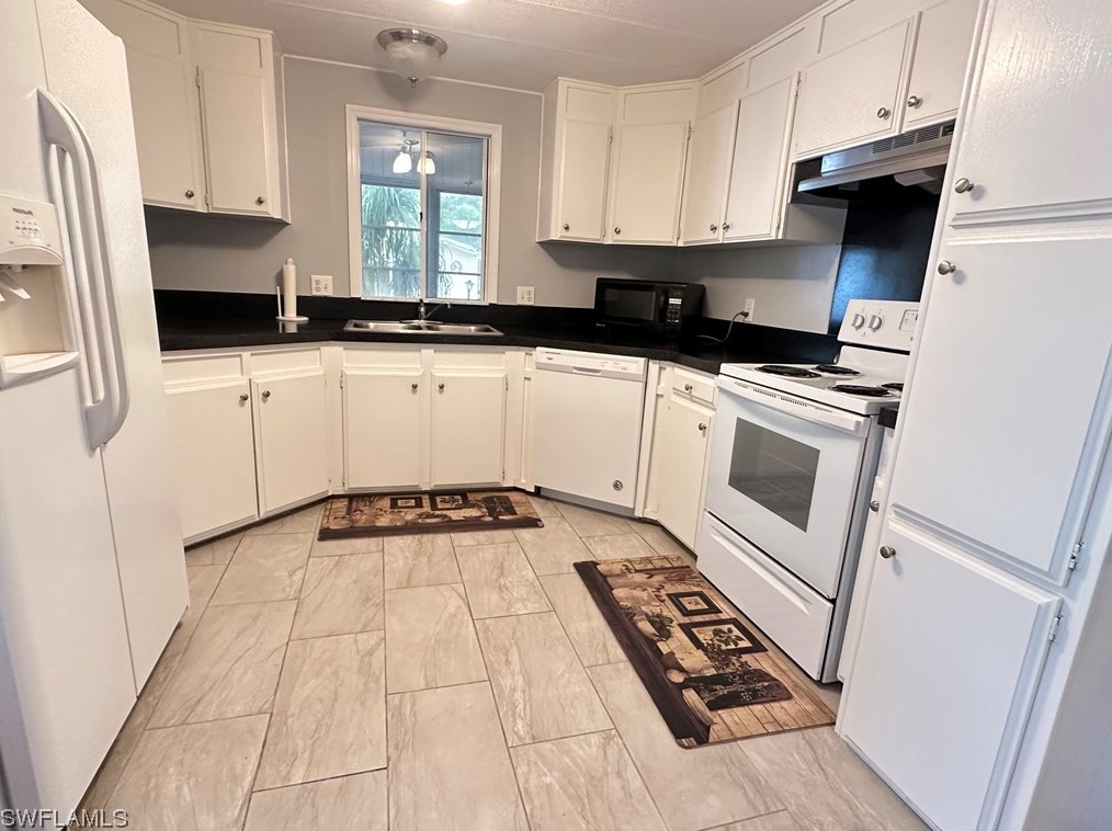 453 Snead Dr, Fort Myers, FL 33903