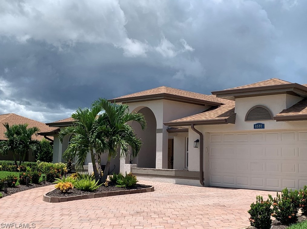 6597 Willow Lake Cir, Fort Myers, FL 33966-1250