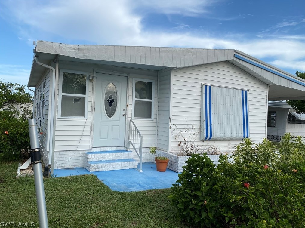 147 Adrienne Dr, Fort Myers, FL 33908-3402