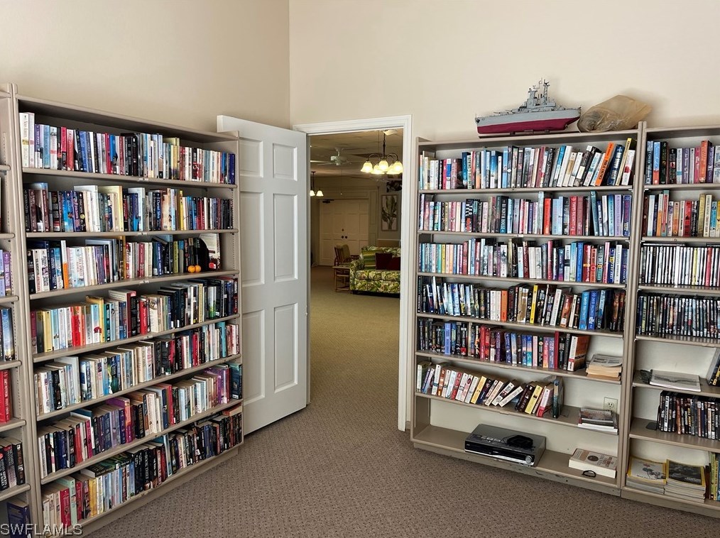 6933 Dog Leg Way, Fort Myers FL  33919-6637 exterior