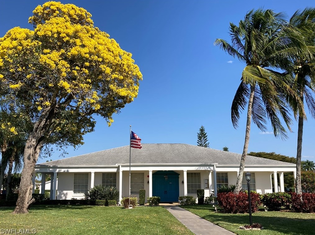 6933 Dog Leg Way, Fort Myers FL  33919-6637 exterior