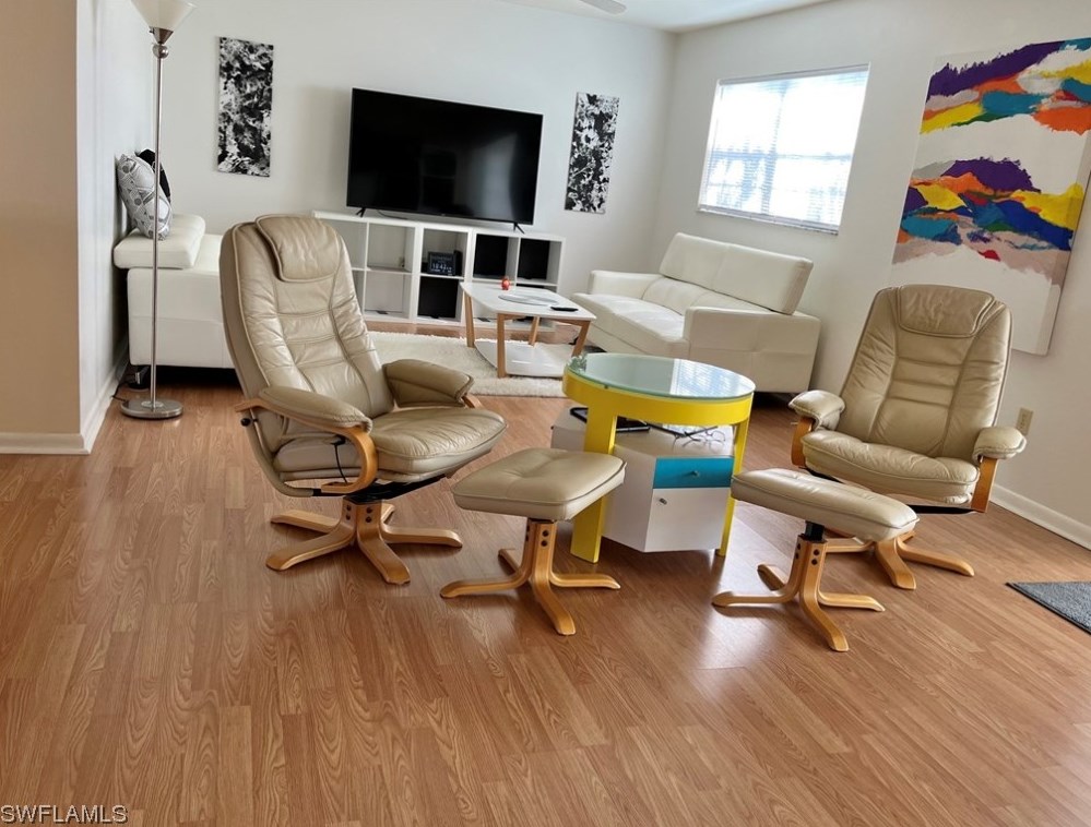 6933 Dog Leg Way, Fort Myers FL  33919-6637 exterior