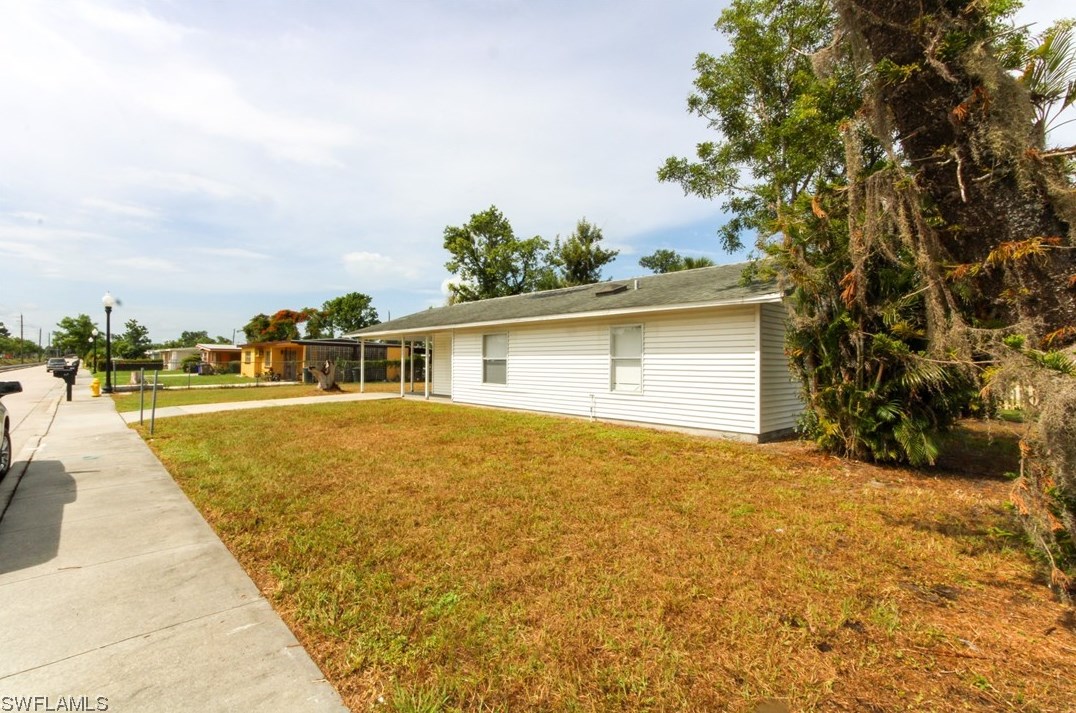 1342 Veronica S Shoemaker Blvd, Fort Myers, FL 33916-1754