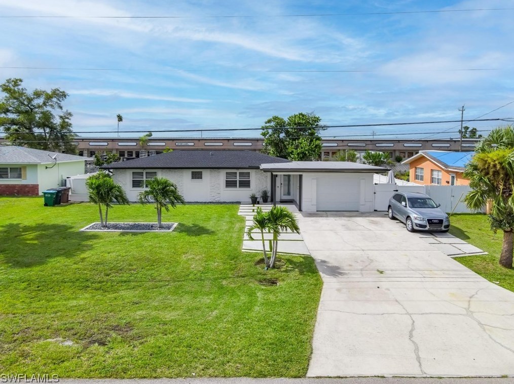 1119 Pine Island Ln, Cape Coral, FL 33909-2174