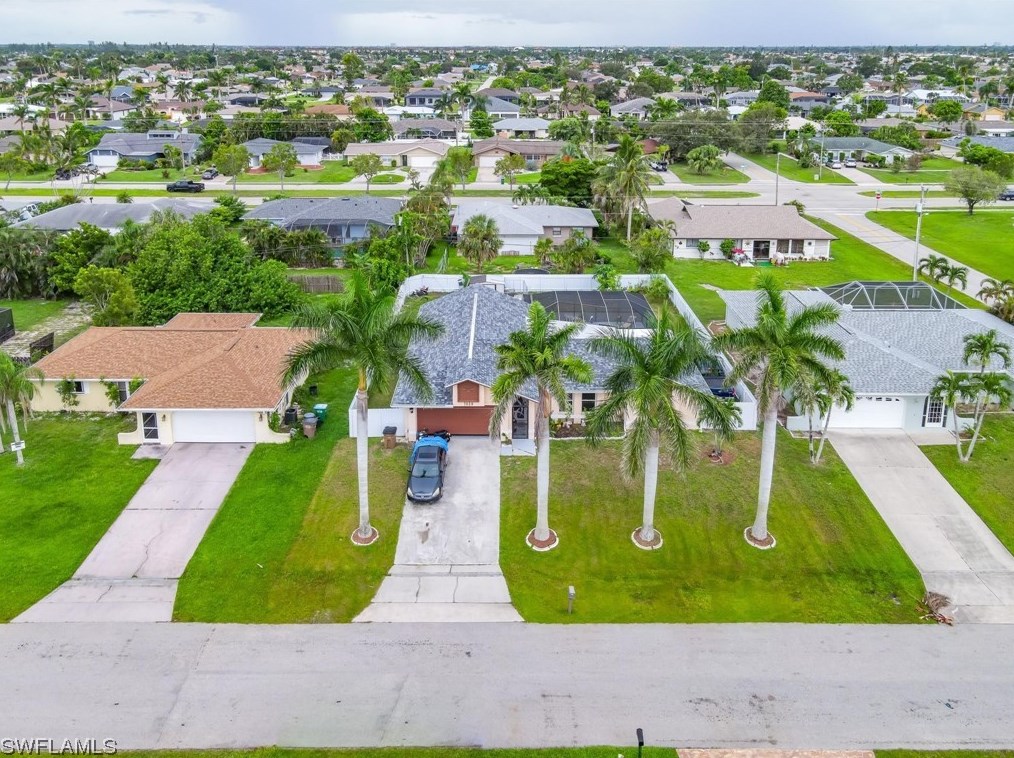 1828 8th Ter, Cape Coral, FL 33990-1635
