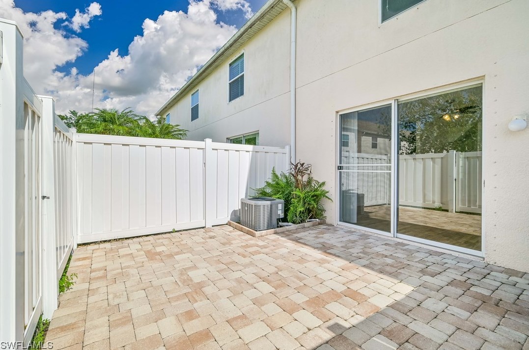 3005 Palmetto Oak Dr #104, Fort Myers, FL 33916
