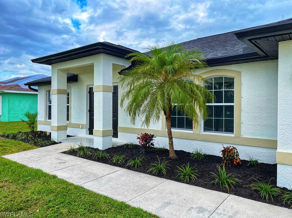 1817 4th Ave, Cape Coral FL  33909-9229 exterior