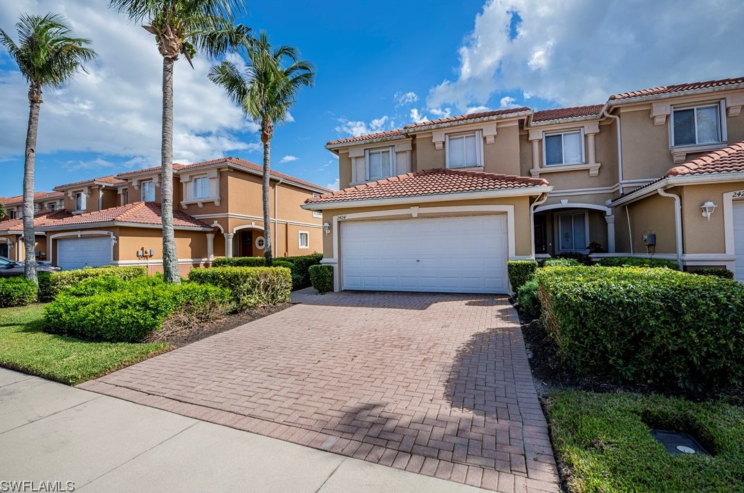 2424 Laurentina Ln, Cape Coral, FL 33909-5280