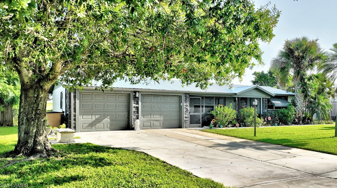 1313 Barnsdale Street E, Lehigh Acres, FL 33936