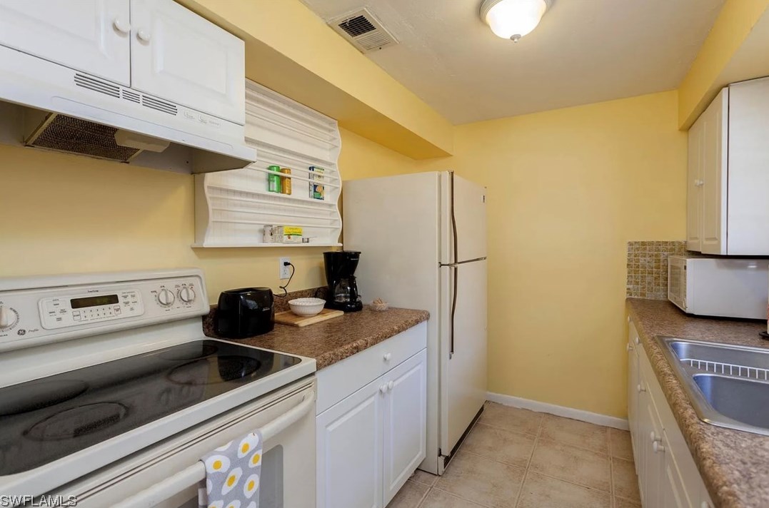 11093 Kelly Rd, Fort Myers, FL 33908-3308