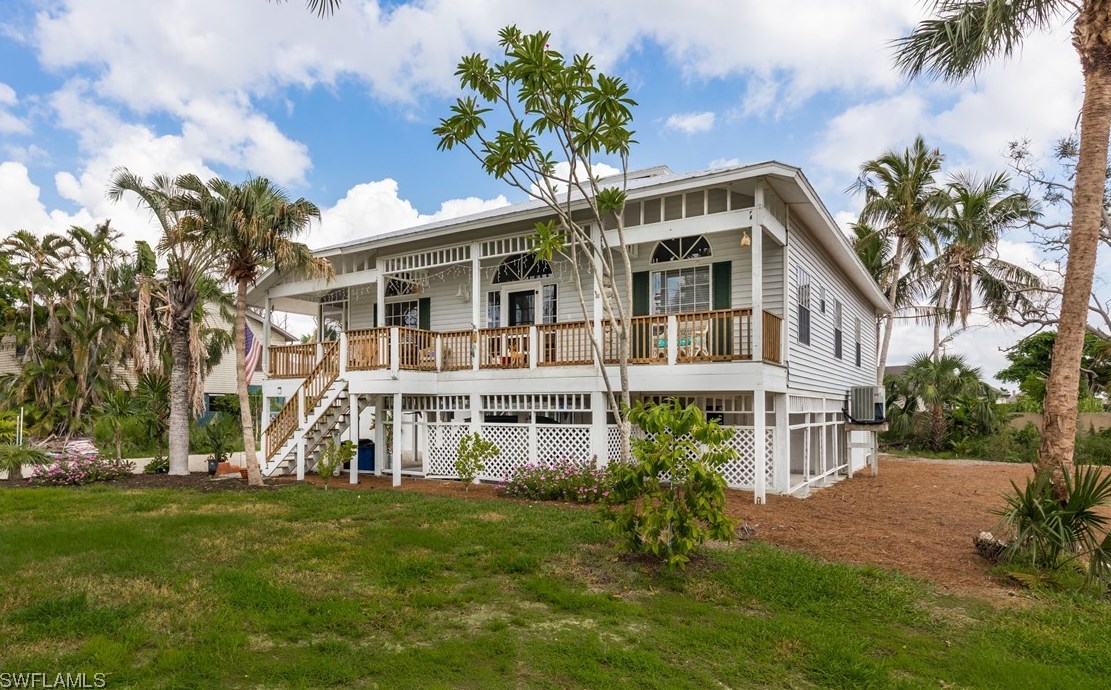 13430 Almond Dr, Fort Myers, FL 33908-6903
