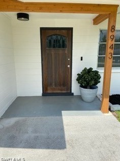 8943 Chatham St, Fort Myers, FL 33907-5906