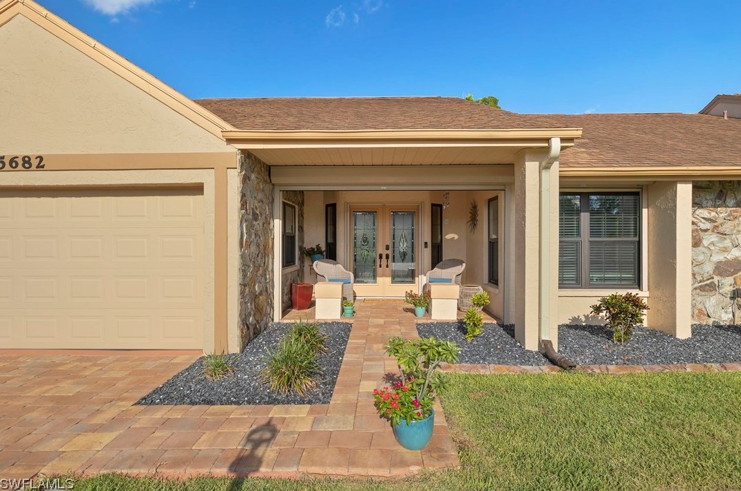 5682 Arvine Cir, Fort Myers, FL 33919-2727
