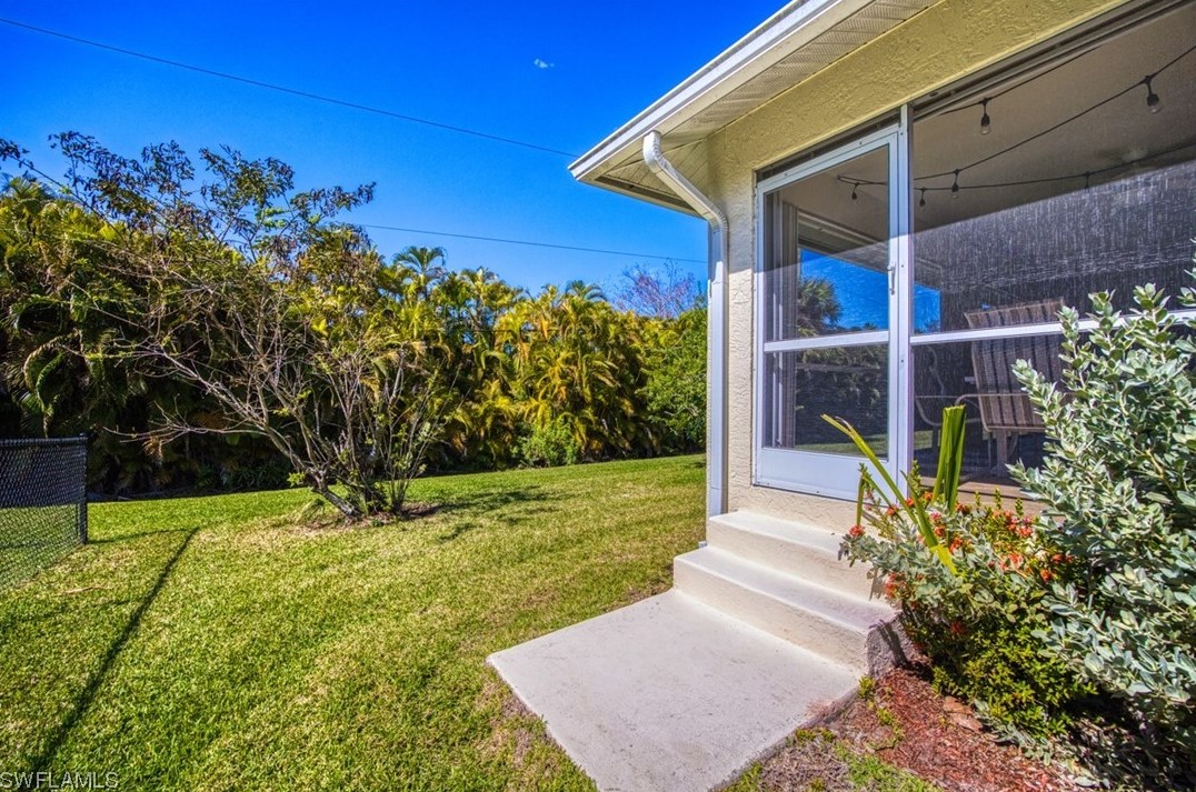 8932 Bracken Way, Fort Myers FL  33908-3635 exterior