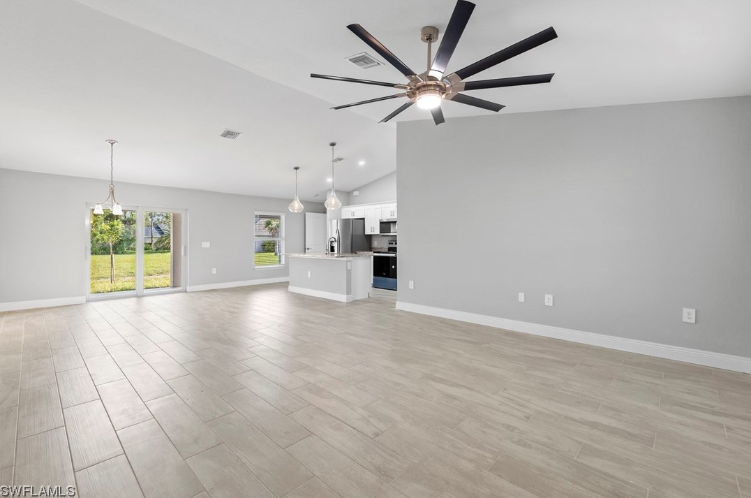 423 31st Ter, Cape Coral, FL 33904-3473