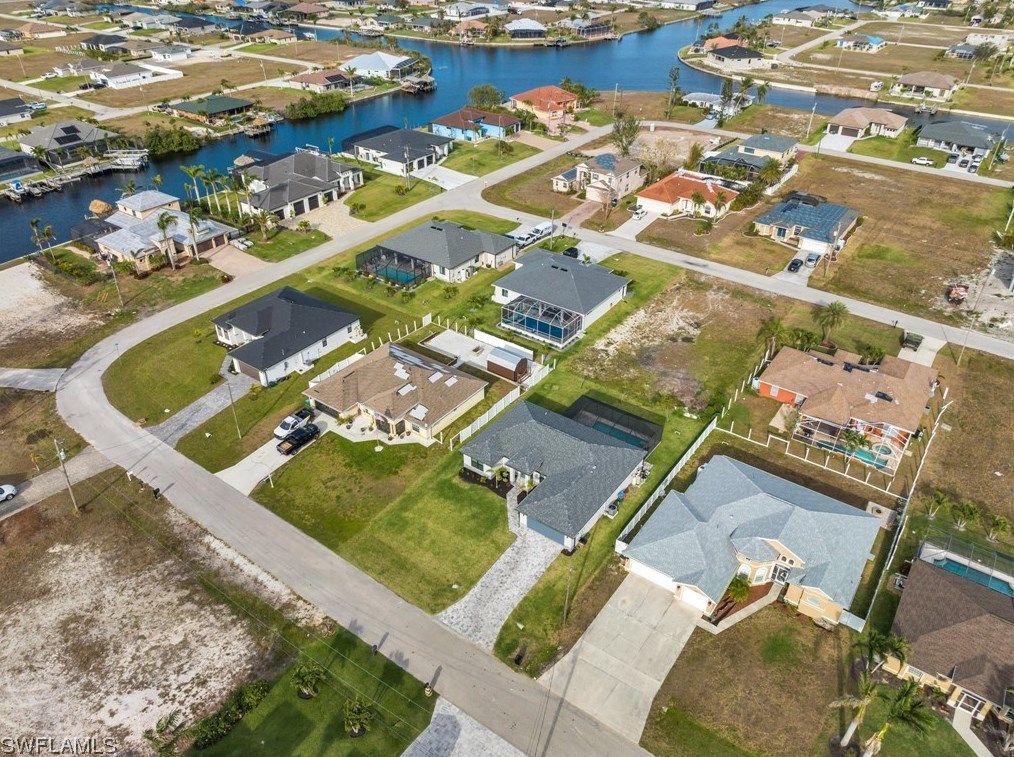 1241 37th Pl, Cape Coral, FL 33993-9308