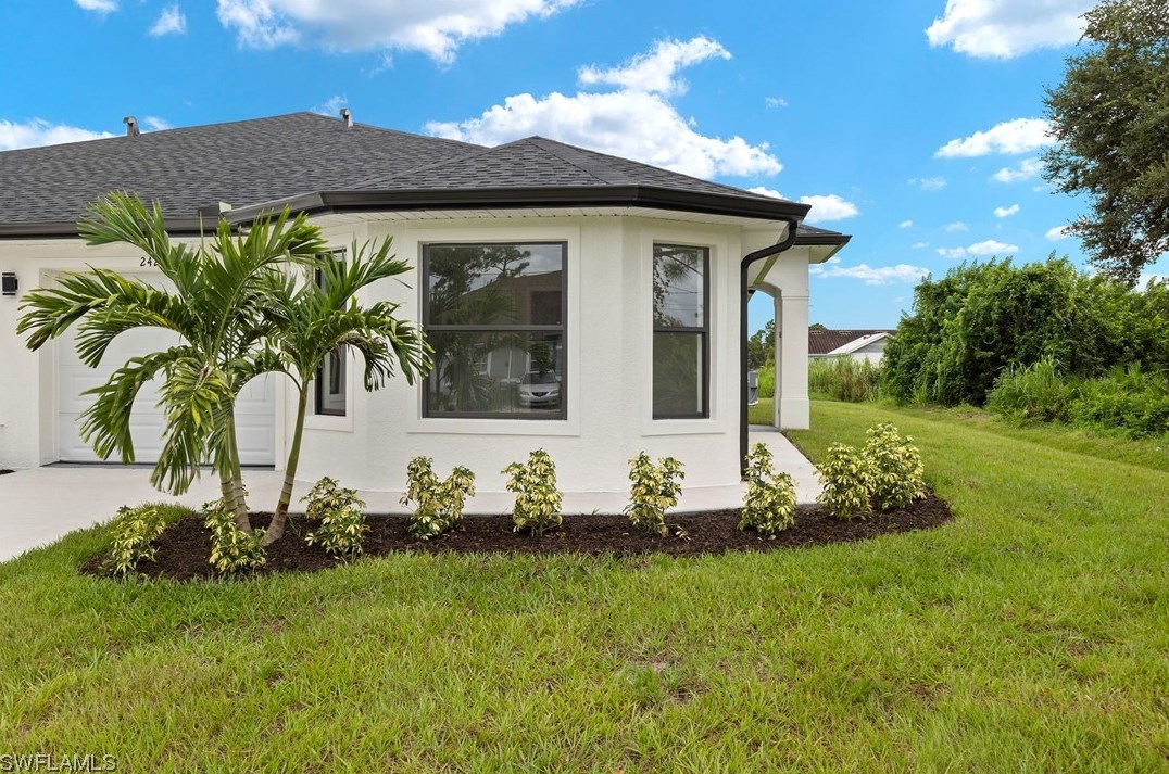 2421-2423 Mansfield Ave S, Lehigh Acres, FL 33973