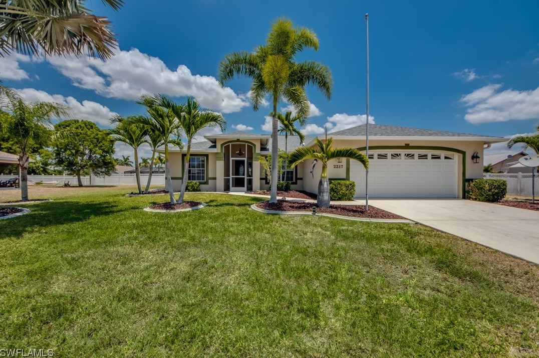 2217 11th St, Cape Coral, FL 33990-1939