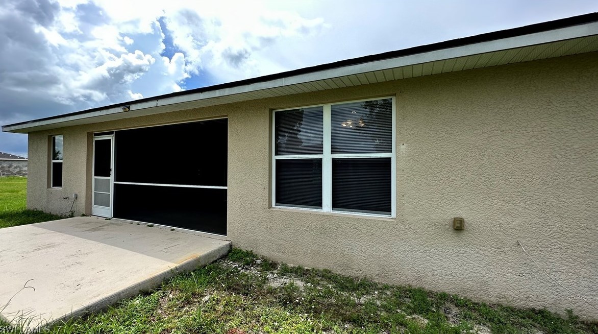 1713 Nw 4th Terrace, Cape Coral, FL 33993