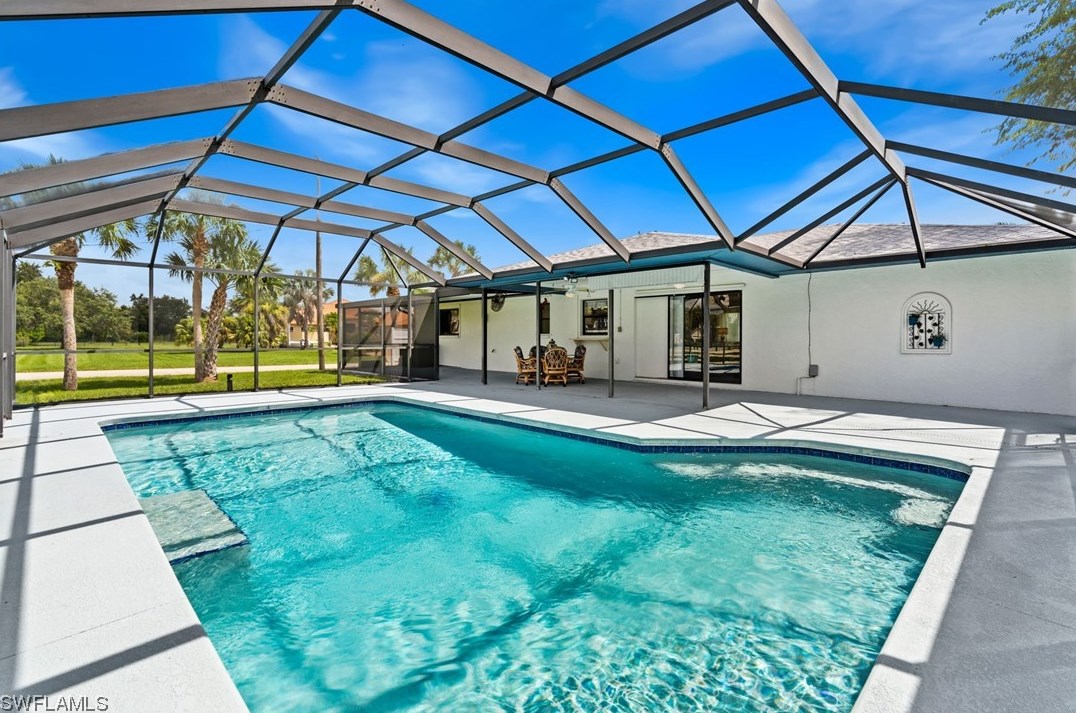 18161 Interlochen Ln, Alva, FL 33920-3110