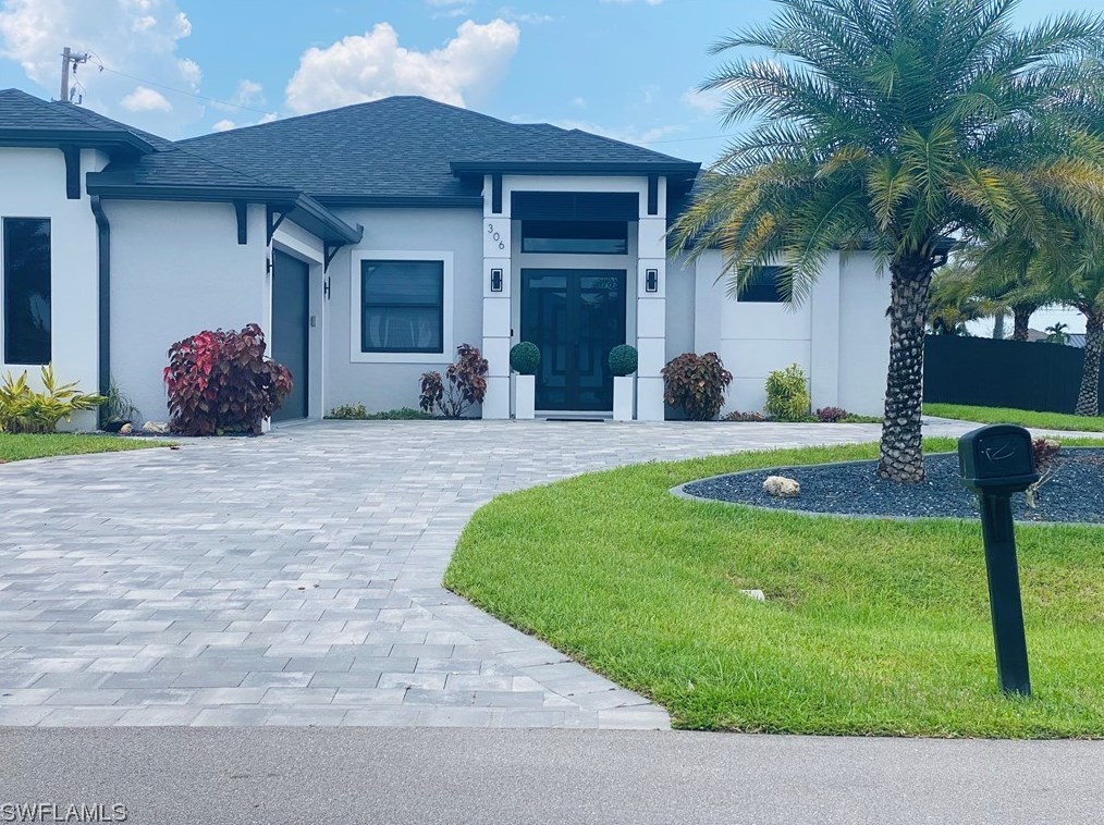 306 3rd Pl, Cape Coral, FL 33990-0040