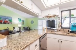 5650 Trailwinds Dr #126, Fort Myers, FL 33907