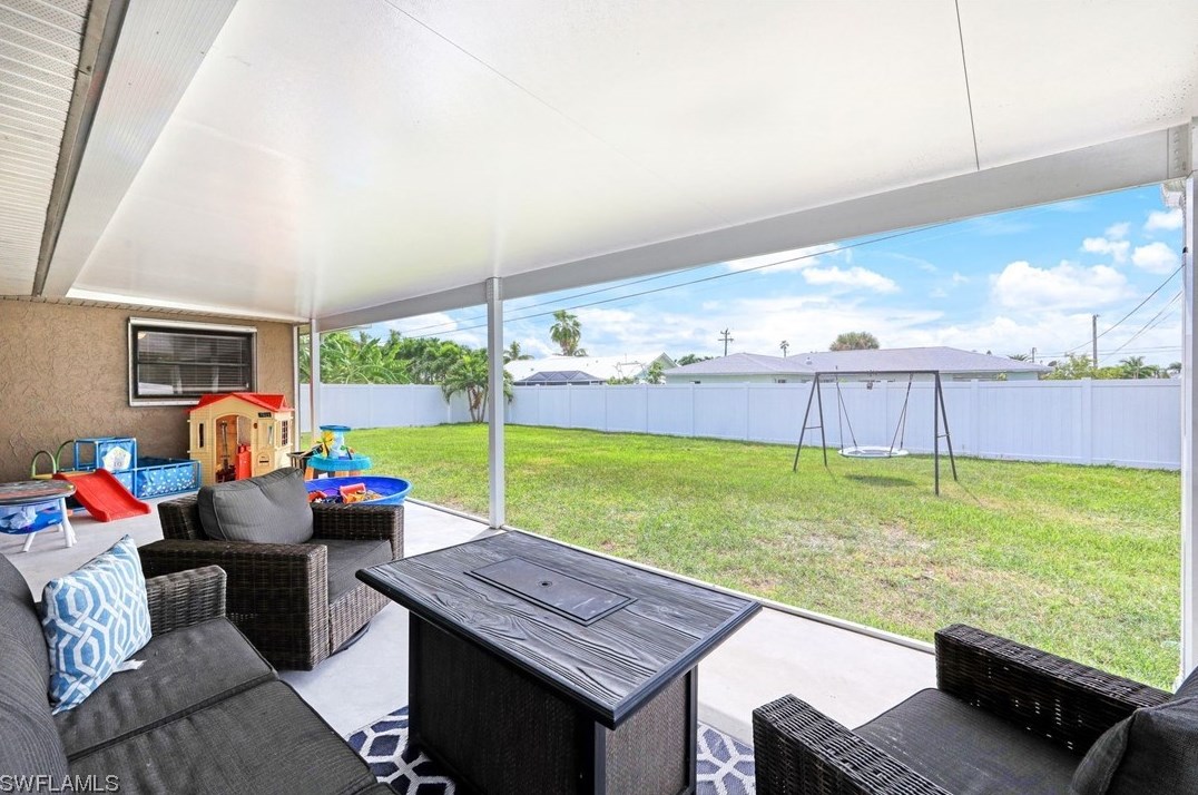 2220 15th Pl, Cape Coral, FL 33909-4428