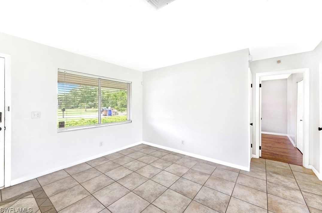 2169 Wyandotte Ave, Alva, FL 33920-1019